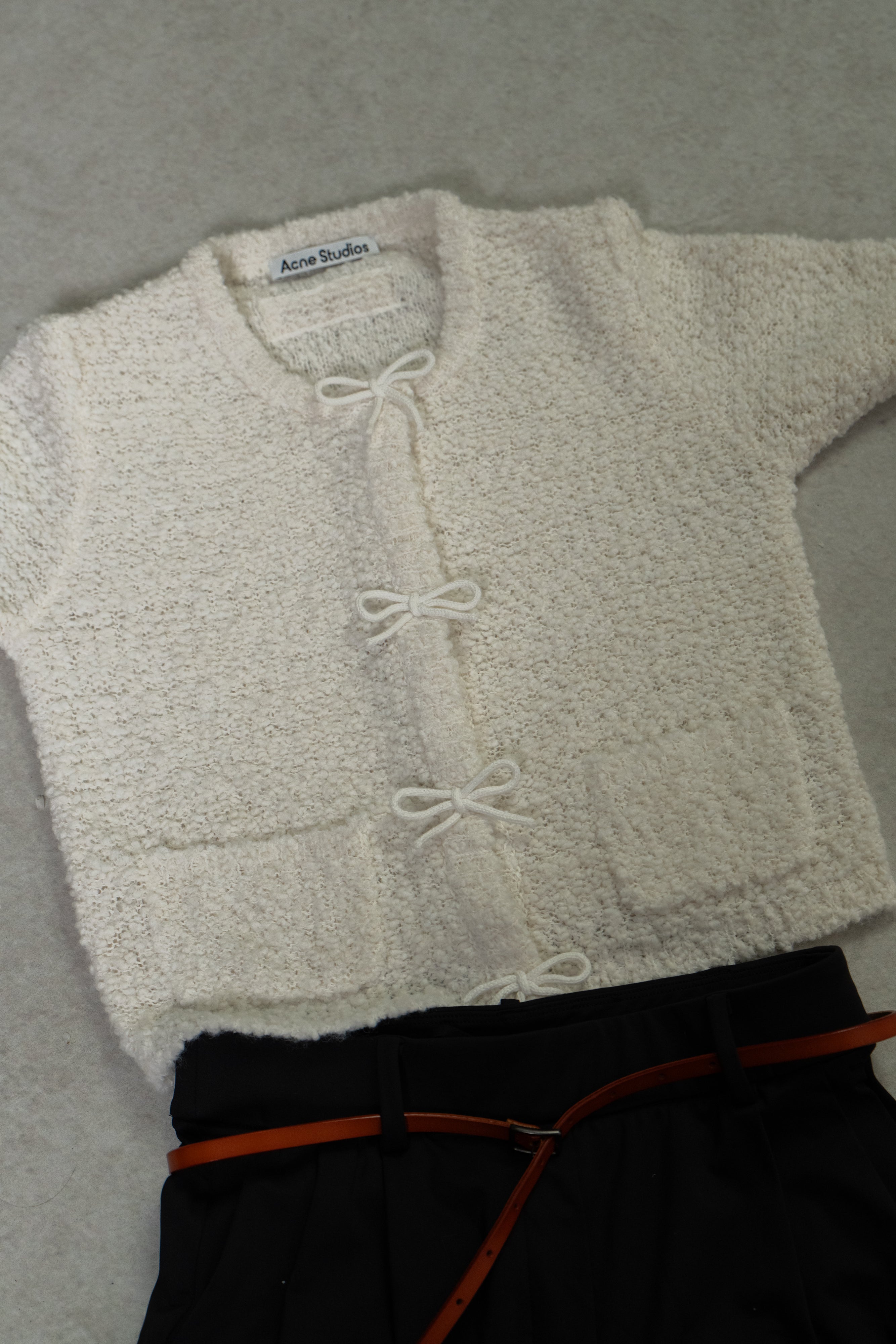 Bow wool cardigan | White